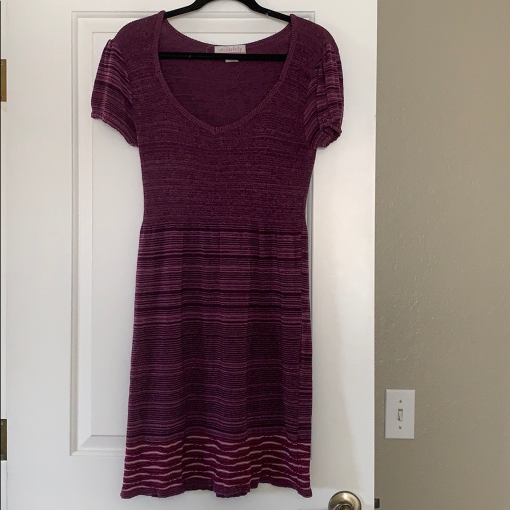 Gorgeous sweater dress!! Gently worn, no snags